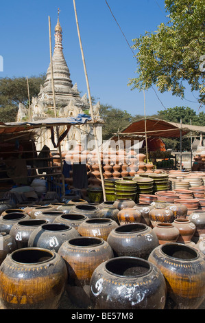 Töpferei Stand auf dem Markt Old Bagan, Pagan, Birma, Burma, Myanmar, Asien Stockfoto