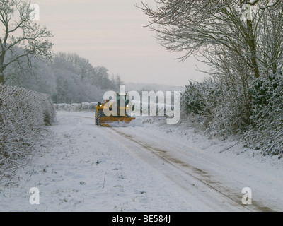 Schneepflug Winterdienst Schnee löschen. Stockfoto