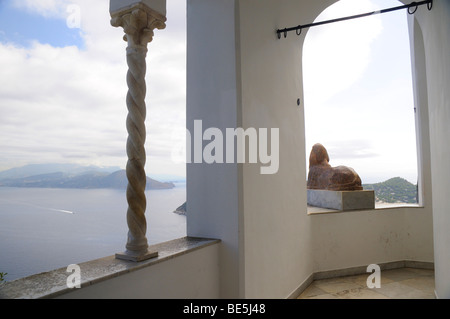 Terrasse und Sphinx in der Villa San Michele wurde das Haus erbaut von Axel Munthe in Anacapri auf der Insel Capri in Italien Stockfoto
