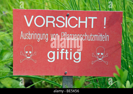 Warnschild, Pflanzenschutz gesprüht, giftig, Deutschland, Europa Stockfoto