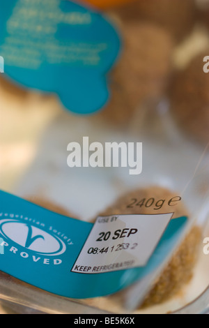 Verwenden von MHD-Lebensmittel-Verpackung-Etikett Stockfoto