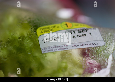 Verwenden von MHD-Lebensmittel-Verpackung-Etikett Stockfoto