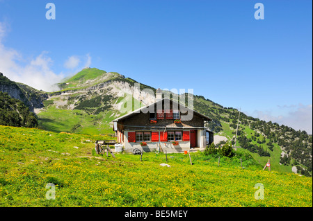 Almhütte auf der Ebenalp Berg vor Schaefler Berg, Kanton Appenzell Innerrhoden, Schweiz, Europa Stockfoto