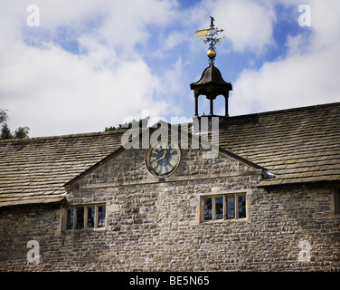 Das äußere eines herrschaftlichen Hauses. Tissington Hall, Derbyshire, England, uk, Peak dann, Nationalpark. Stockfoto