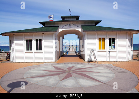 Seebrücke im Seebad Göhren an der Ostseeküste, Insel Rügen, Mecklenburg Vorpommern, Deutschland, Europa Stockfoto