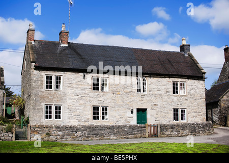 Dorf mit Häusern in Landschaft - Tissington, Derbyshire, Peak District, Nationalpark, England, uk Stockfoto