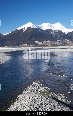 Waimakariri River und Mt Binser von Mt weiße Brücke, Arthurs Pass Road, Canterbury, Südinsel, Neuseeland Stockfoto