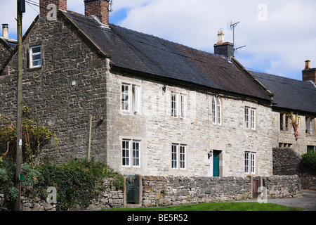 Dorf mit Häusern in Landschaft - Tissington, Derbyshire, Peak District, Nationalpark, England, uk Stockfoto