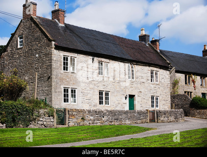 Dorf mit Häusern in Landschaft - Tissington, Derbyshire, Peak District, Nationalpark, England, uk Stockfoto