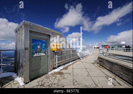 Mit 2962 Meter, der höchste Post in Deutschland auf Zugspitzmassivs, Landkreis Garmisch-Partenkirchen, Bayern, Deutschland Stockfoto