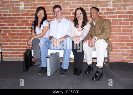 Gruppenbild der junge casual Geschäftsleute Stockfoto