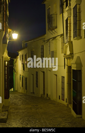 Nacht über die Straßen des regnerischen Grazalema, Andalusien, Spanien, Europa Stockfoto