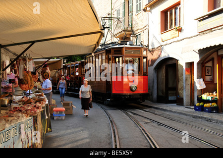 Historische Straßenbahn aus dem Jahr 1912 im historischen Zentrum von Soller, Mallorca, Balearen, Spanien, Europa Stockfoto