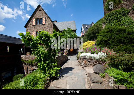 Innenhof der Burg Thurant in der Nähe der Mosel Stadt Alken, Alken, Rhein-Hunsrueck-Kreis, Rheinland-Pfalz, Keim Stockfoto