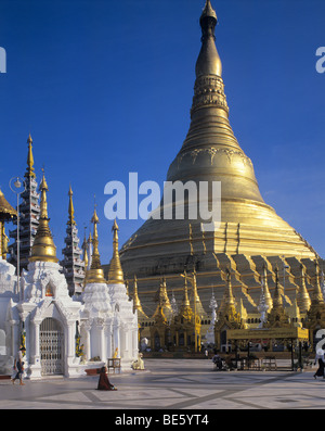 Yangon, Myanmar Shwedagon Paya, für burmesische Buddhisten "den goldenen Dagon" ist der heiligste Ort des Landes. Stockfoto