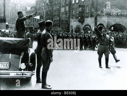 Parade vor Adolf Hitler, Hermann Goering am oberen Rand der SA, Nürnberg, Bayern, Deutsches Reich, Europa, historische pho Stockfoto
