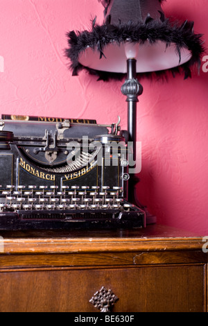 Anzeigen eines altmodischen Schreibmaschine, ca. 1900-1920. Stockfoto