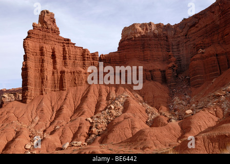 Chimney Rock, rote Sandstein, Highway 24, Capitol Reef National Park, Utah, USA Stockfoto