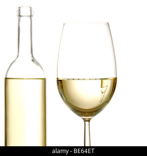 Weinflasche mit Glas Stockfoto