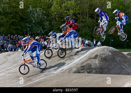 Sechs Rennen Konkurrenten auf dem BMX Supercross World Cup, Kopenhagen, Dänemark Stockfoto