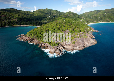 Die felsige Küste am Anse Takamaka, Insel Mahe, Seychellen, Indischer Ozean, Afrika Stockfoto