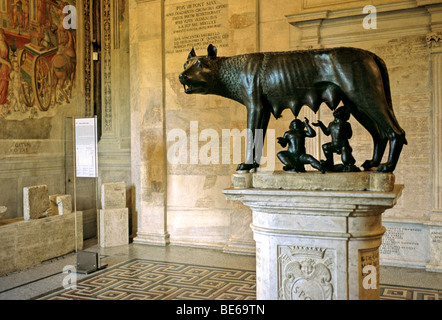 Bronze-Skulptur römische Wölfin Romulus und Remus, die Sala della Lupa, Konservator Palast, Kapitolinische Museen, Kapitolinischen H Stockfoto