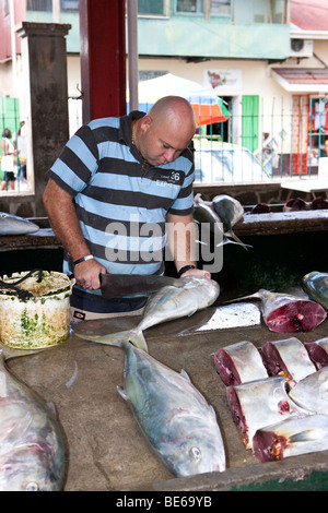 Die lebhaften Fischmarkt Sir Selwyn Clarke Market auf der Market Street, Victoria, Mahé, Seychellen, Indischer Ozean, Afrika Stockfoto