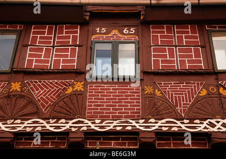 Alten bunt verziert Fachwerk Fassade, 1565, detail, Lüneburg, Niedersachsen, Deutschland, Europa Stockfoto