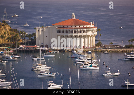 AVALON, Kalifornien, USA - Hafen und Casino in Stadt von Avalon, Santa Catalina Island Stockfoto