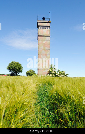 Beobachtungsturm der DDR an der ehemaligen innerdeutschen Grenze, Katharinenberg, Wendeleben, Thüringen, Deutschland, Europa Stockfoto