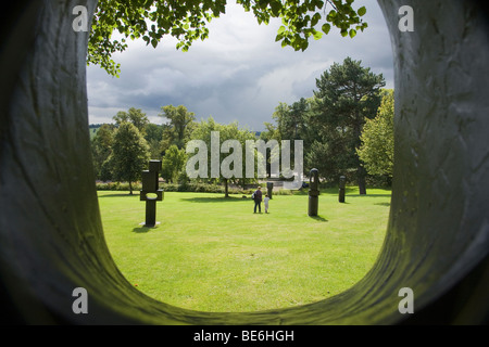 Skulptur mit dem Titel "Family of Man" von Barbara Hepworth, Yorkshire Sculpture Park, West Yorkshire. Stockfoto