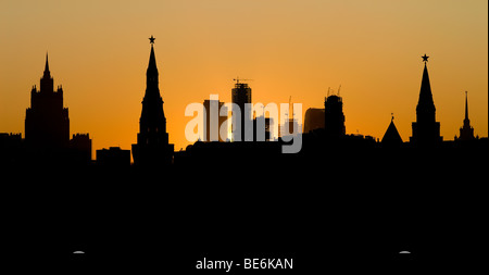 Moskau Skyline bei Sonnenuntergang Stockfoto