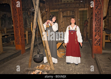 Viking-fest beim Chieftan Haus an das Lofotr Wikingermuseum in Borg, Norwegen. Stockfoto