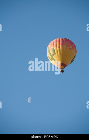 Ballonfahrt über die Wüste in Phoenix Arizona Stockfoto