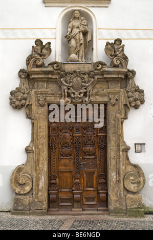 Renaissance-Stil Holztür in Litomysl, Czech Stockfoto