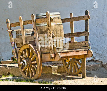 Antiker Wagen auf dem Display in Los Dominicos Handwerk Kunsthandwerksmarkt in Santiago, Chile Stockfoto