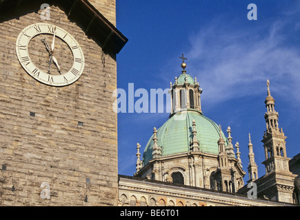 Dom und Rathaus Broletto 13. Jahrhundert Turm - Como - Italien Stockfoto