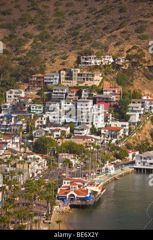 AVALON, Kalifornien, USA - Häuser in der Stadt von Avalon, Santa Catalina Island Stockfoto