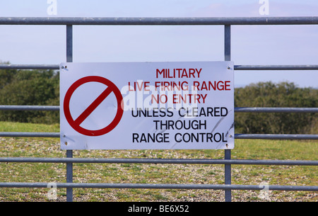 Militärische Zeichen auf die Bereiche Armee nächster Lulworth Stockfoto