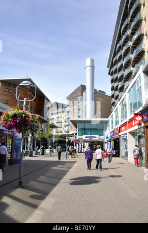 Das Zentrum Feltham einkaufen, High Street, Feltham, London Borough of Hounslow, Vereinigtes Greater London, England, Königreich Stockfoto