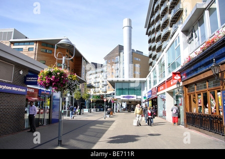 Das Zentrum Feltham einkaufen, High Street, Feltham, London Borough of Hounslow, Vereinigtes Greater London, England, Königreich Stockfoto