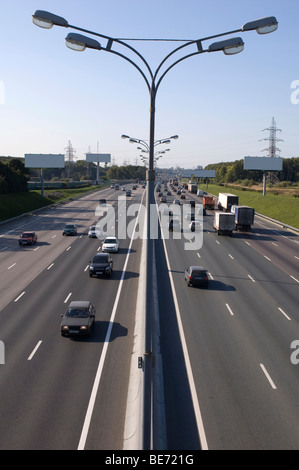 Moskauer Autobahn in den Tag - Verkehr Stockfoto