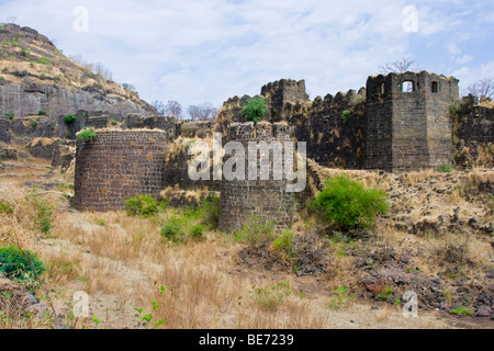 Mauern einer Festung in Daulatabad nahe Aurangabad, Indien Stockfoto