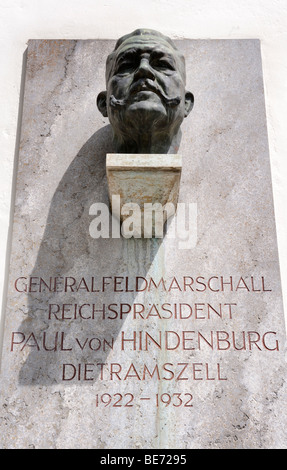 Büste von General Feldmarschall und Reich-Präsident Paul von Hindenburg an das Kloster Dietramszell, Bayern, Oberbayern Stockfoto