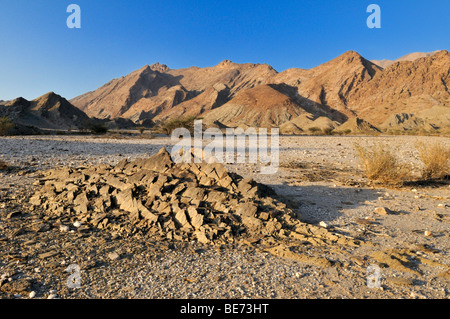 Steinige Wüstenlandschaft, Hadjar Ash-Sharqi-Gebirges, Sharqiya Region, Sultanat Oman, Arabien, Nahost Stockfoto