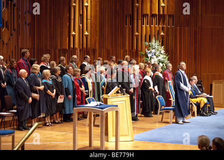 Open University Degree Zeremonie im Barbican Centre London auf 18. September 2009 Stockfoto