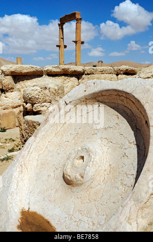 Mühlstein in den Ruinen von Palmyra archäologische Stätte, Tadmur, Syrien, Asien Stockfoto