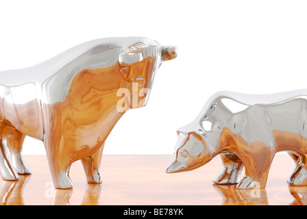Bulle und Bär Figuren, symbolisches Bild für die Börse Stockfoto