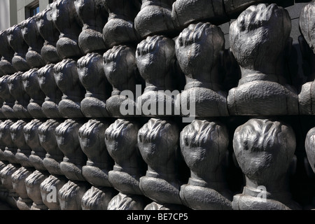 Skulptur "Köpfe" von Hans Kupelwieser im Landhaus, Landhaus Bezirk St. Pölten, Niederösterreich, Österreich Stockfoto