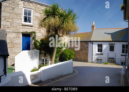 Häuser in einem kleinen Dorf Cornish Stockfoto